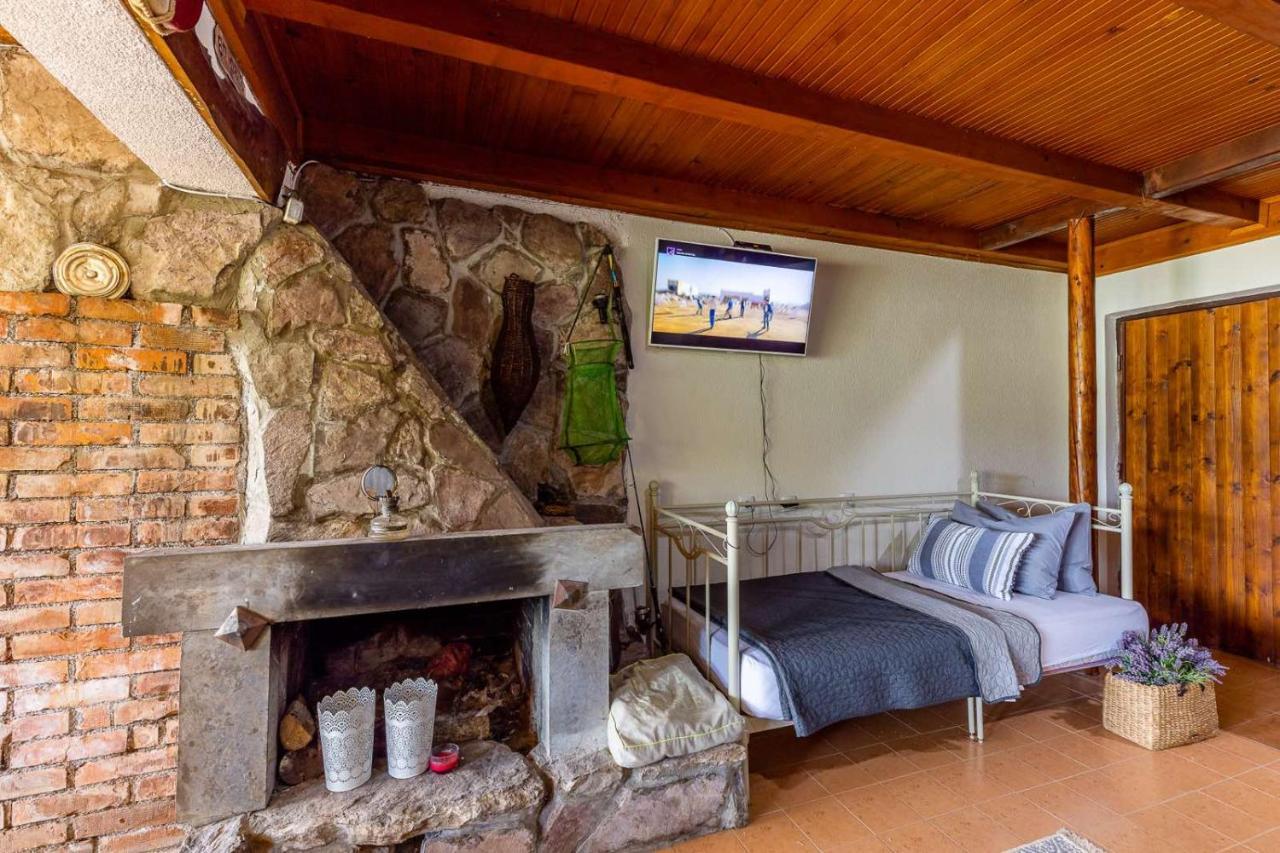 Lake House Buric Vranjina Ngoại thất bức ảnh